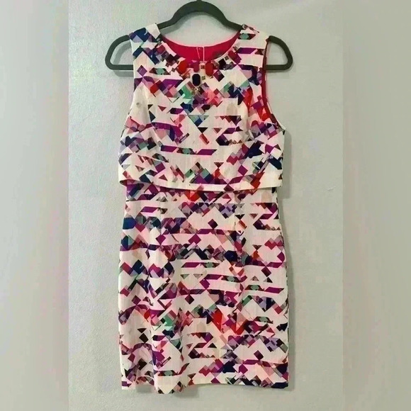 Vince Camuto Dresses & Skirts - Vince Camuto Geometric Embellished Sleeveless Sheath Dress Size 6